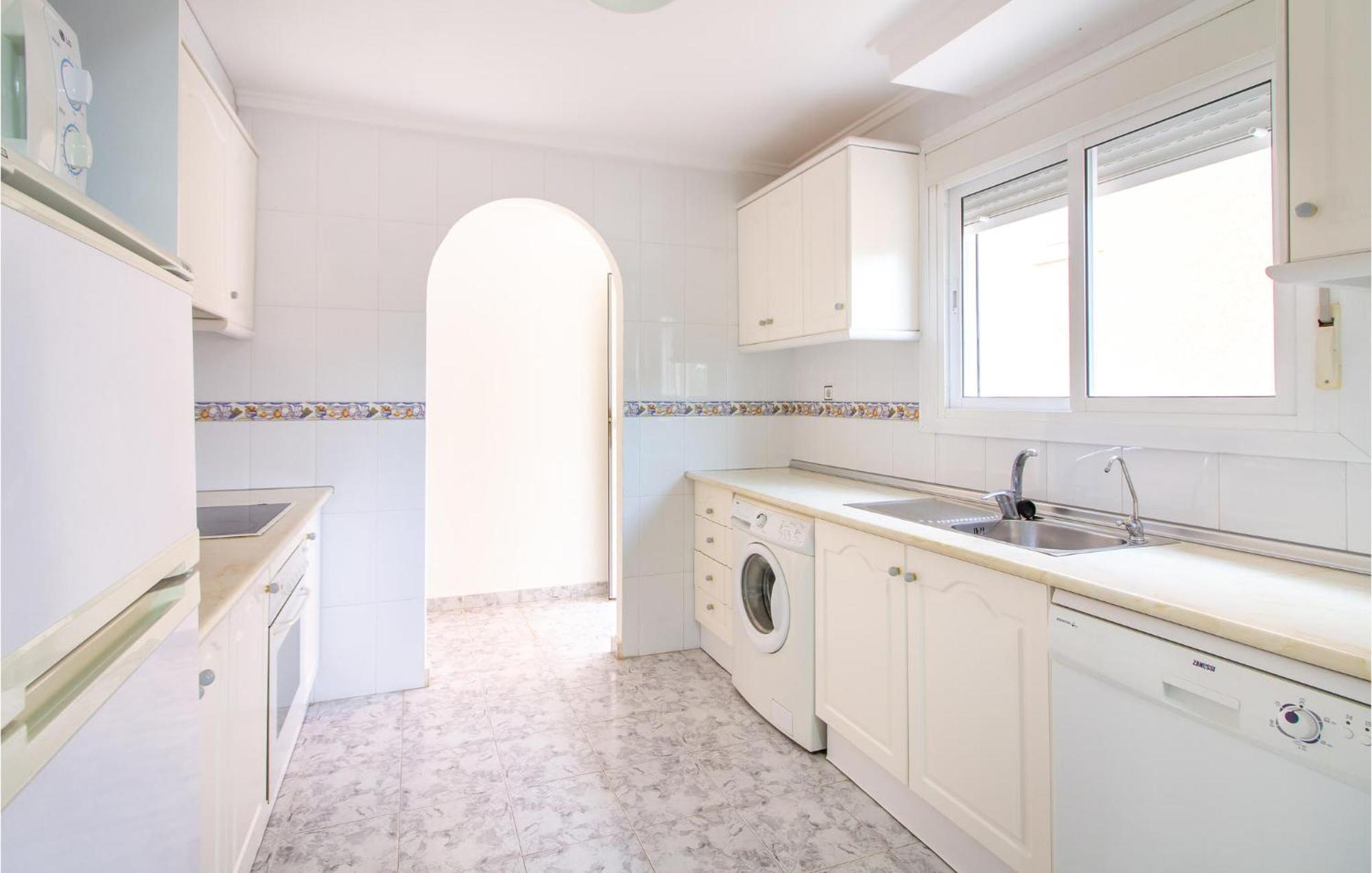 Beautiful Home In Gran Alacant With Kitchen サンタ・ポラ エクステリア 写真