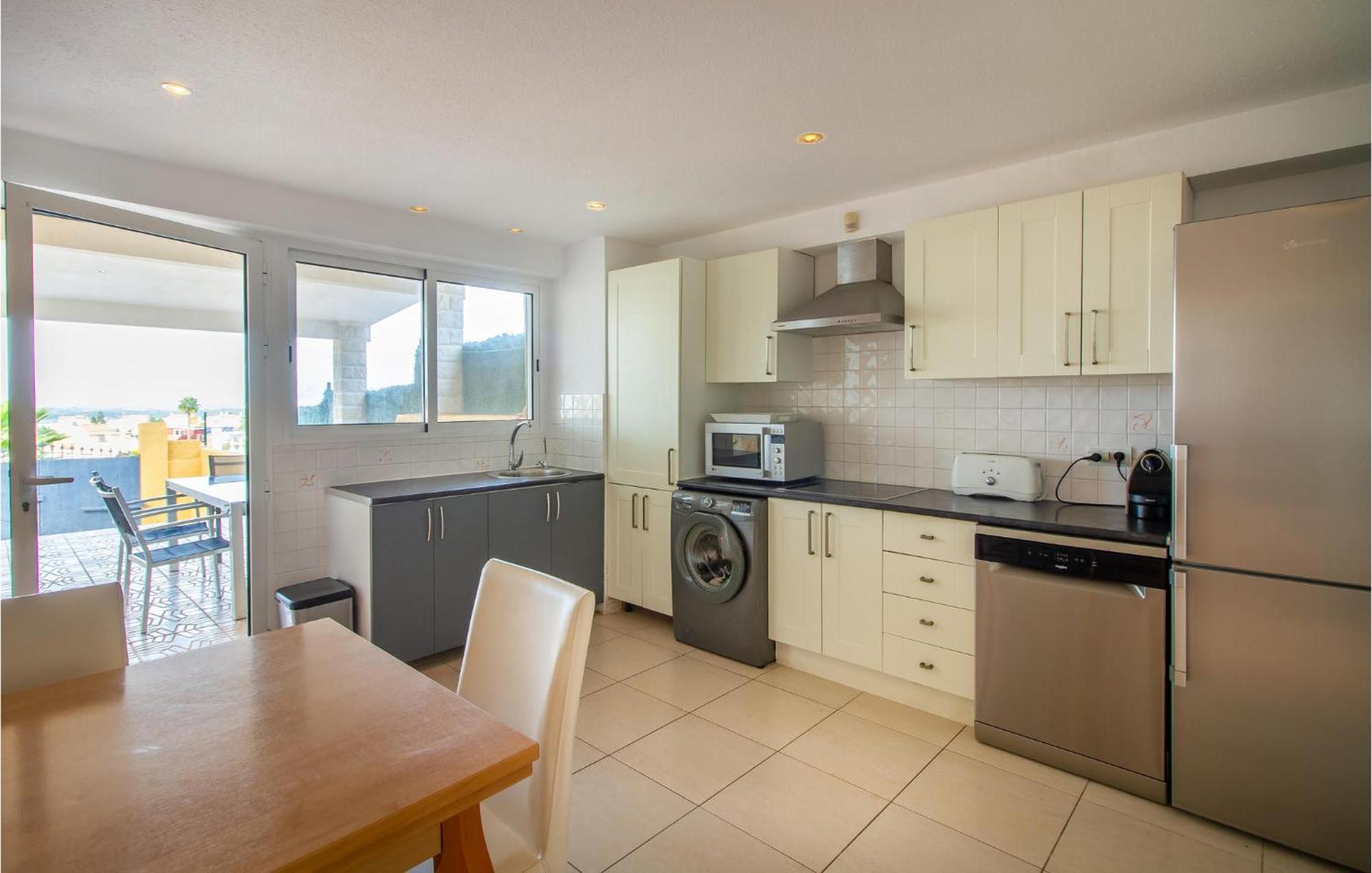 Beautiful Home In Gran Alacant With Kitchen サンタ・ポラ エクステリア 写真