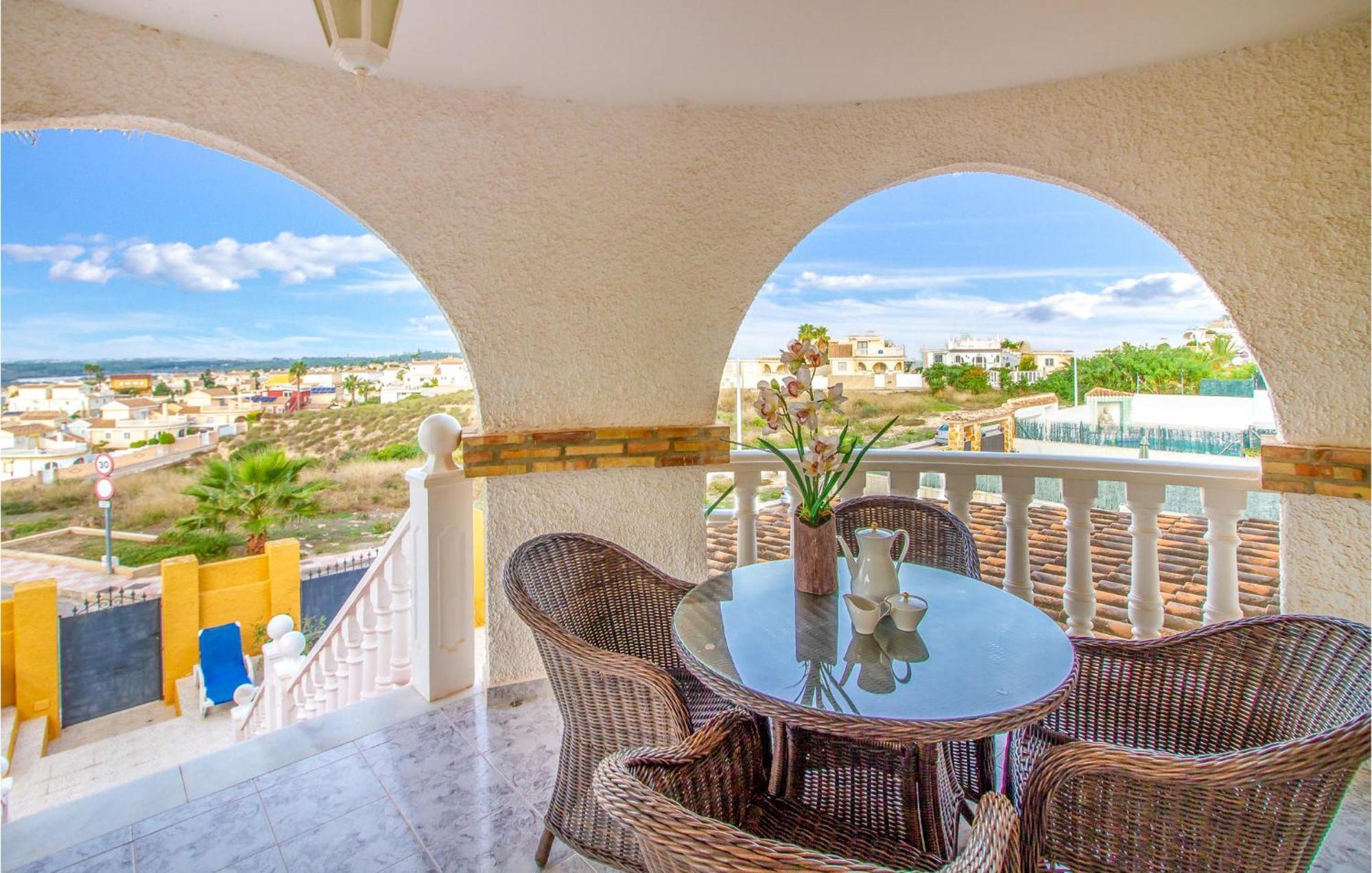 Beautiful Home In Gran Alacant With Kitchen サンタ・ポラ エクステリア 写真