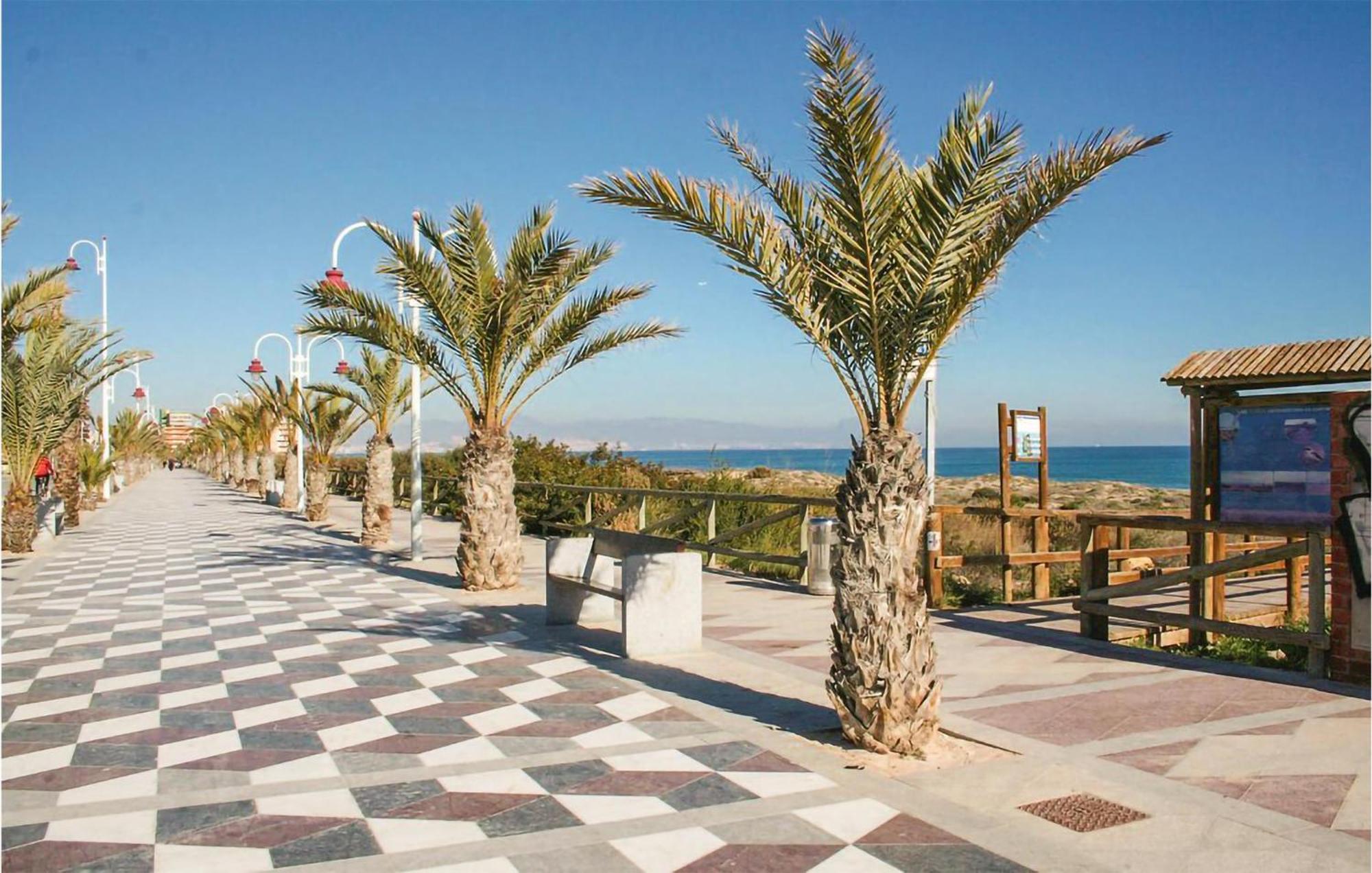 Beautiful Home In Gran Alacant With Kitchen サンタ・ポラ エクステリア 写真
