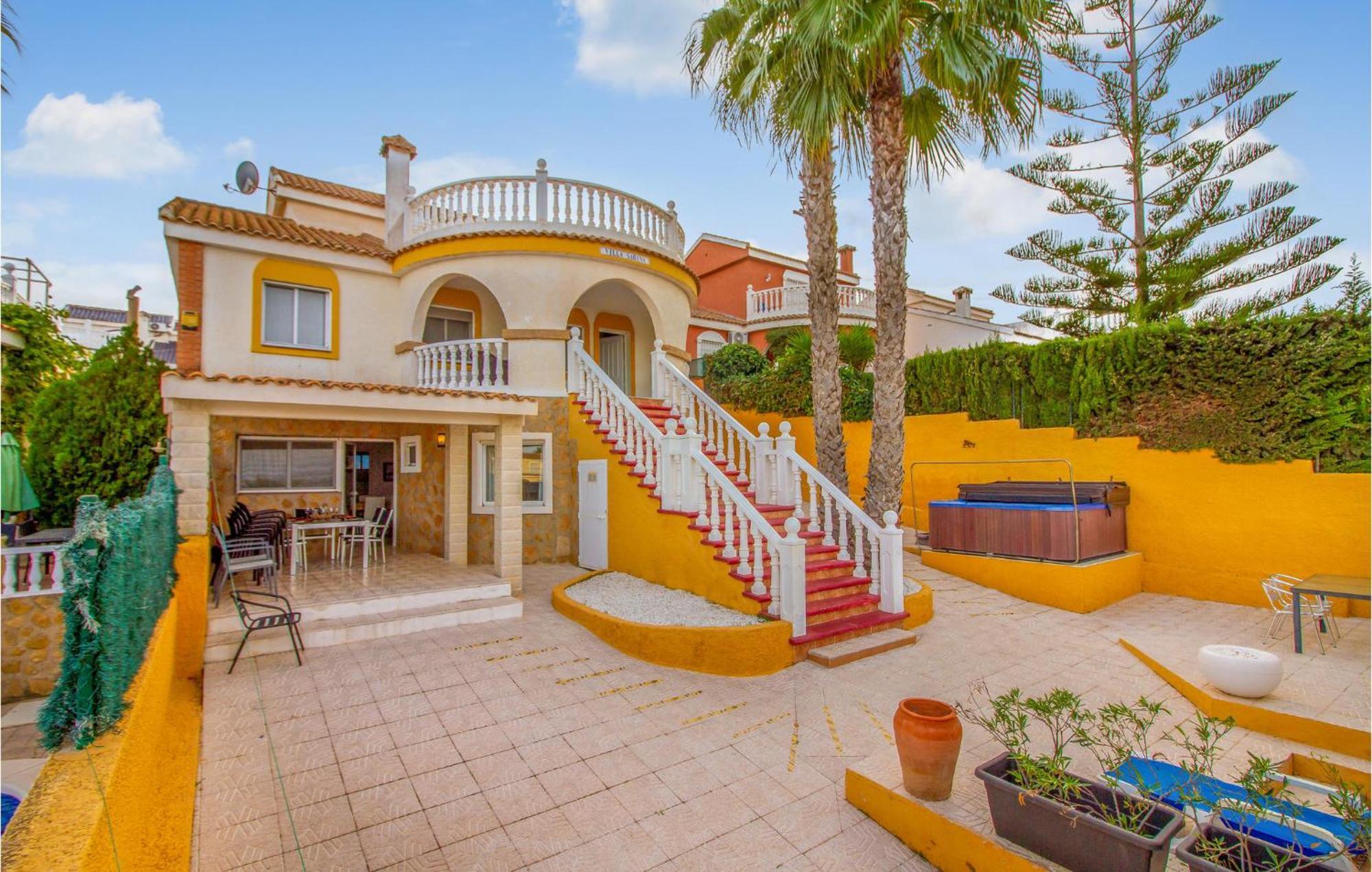 Beautiful Home In Gran Alacant With Kitchen サンタ・ポラ エクステリア 写真